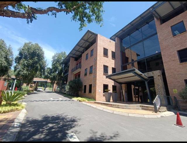 BUSINESS PROPERTY TO RENT IN CONSTANTIA KLOOF